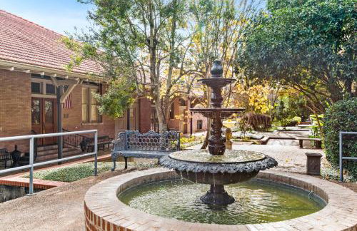 Train Depot - 2 Bed, 1 & Half Bath, Heart of Downtown, Washer & Dryer - Foto 18