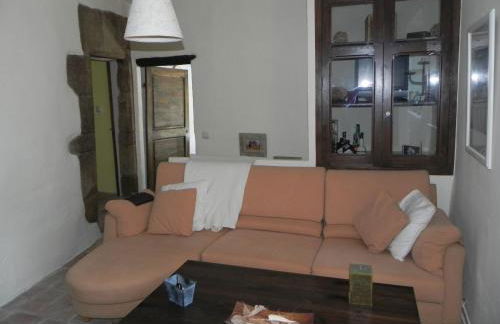 BAIX EMPORDÀ. Increíble casa en pueblo medieval - Foto 5