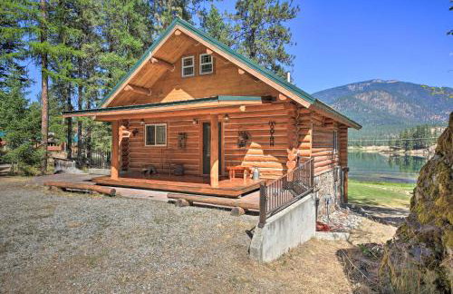 Scenic Riverfront Retreat with Hot Tub and Kayaks! - Foto 28