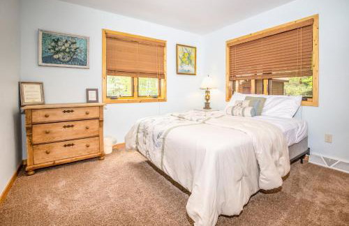 Northwoods Getaway - Photo 28