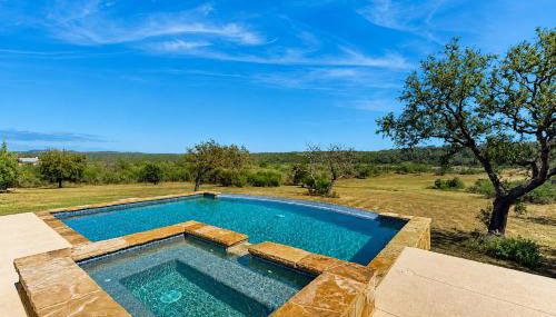 4-Bedroom Spacious Home with Guest House & Pool, Located on 9 Acres of Land - Foto 3, Garden