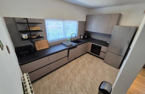 Sunny Garden Villa with Pool - Foto 21