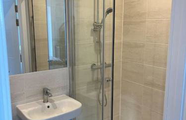 Outstanding 4-Bedroom Town House By Valore Property Services - Foto 21