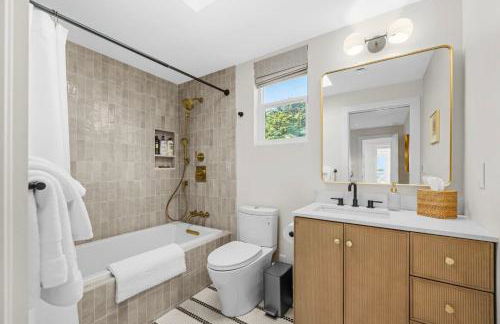 Experience the Pinnacle of Coastal Living at Harbour House - Foto 21