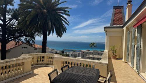 PALMERAIE - Magnifique appartement d'époque avec Vue Mer 4 personnes avec terrasse Le Port Nice - Foto 2
