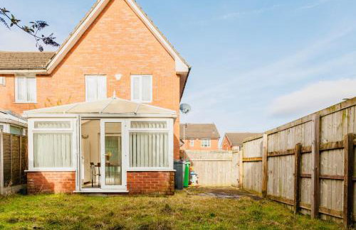 Cozy 3-Bed Retreat Near Manchester Airport Ideal for Families & Groups - Foto 43