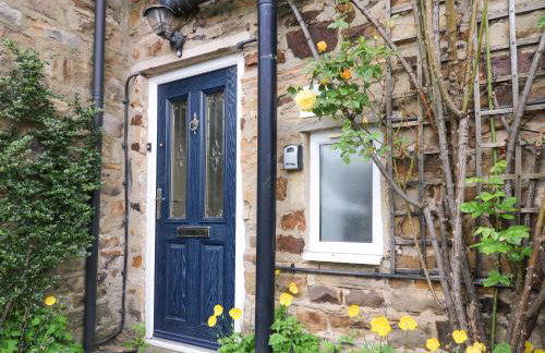 Alma House - Photo 2