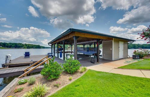 Luxe Lake Sinclair Living Private Dock and Beach! - Foto 32