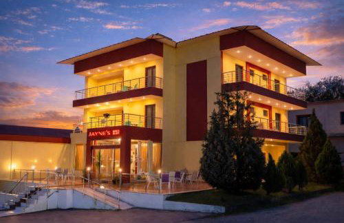 Jayne's Rooms - Elassona Central Getaways - Photo 1