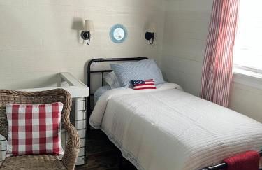 The Carriage House - Photo 15