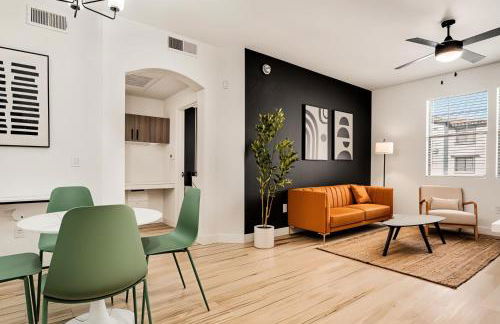 Boulevard Stays Chic 1BR Near Stadium Pool Access Gym & Free Parking - Photo 10