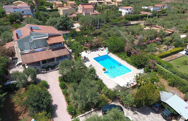 Panoramic Apartment in Villa With Pool and Garden Wi-fi - Foto 18