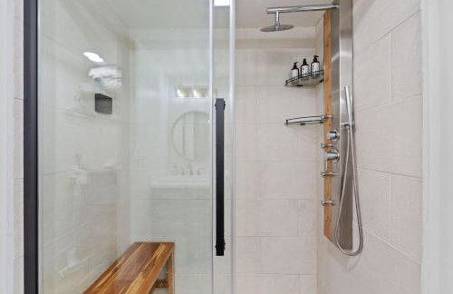 The Evergreen Treehouse with Winter Views - Foto 20