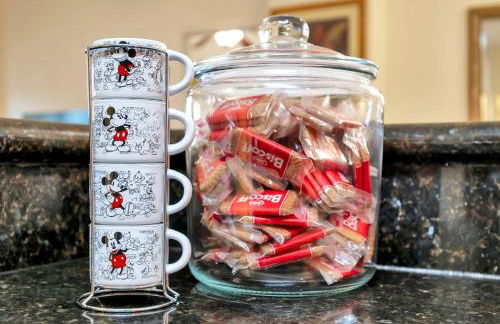 2BR Fireworks View with Pool & Spa 5 Minutes to Disney - Foto 11