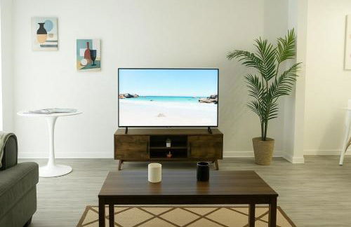 Spacious 2BR Townhouse - 3 Queens - Sleeps 8 - Foto 9