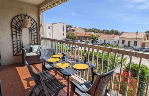 SPÉCIAL COUPLE & FAMILLE - Lit Queen Size - NETFLIX - Climatisation - Terrasse Plein Sud - 2 min Centre-Ville - 6 min Mer - Wifi 400 Mbits Parking privé - OFFRE SPÉCIALE - Foto 2