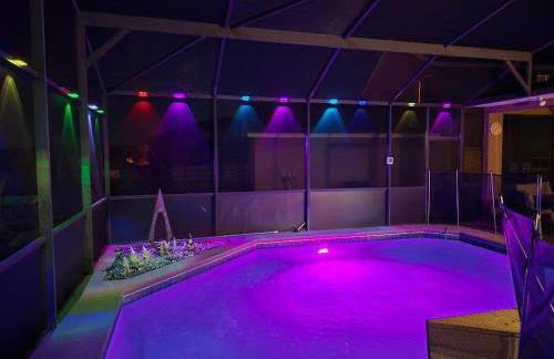 Orlando Disney 5BR Vacation Home, 2 Suites, Private Pool & Spa - Foto 23