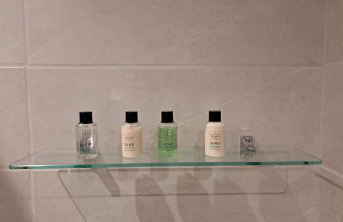 1 Chatsworth Riverscape Apartments - Riverview apartment in great location with free parking overlooking the Gannel just a short walk from Newquays incredible beaches and local amenities - Foto 39