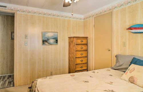 On-Site Canal Access St James City Home - Foto 18