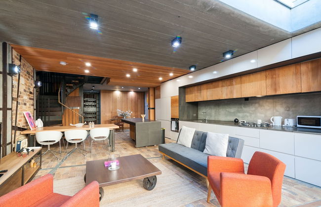 Executive Rental Style House - Foto 1