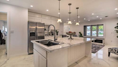 Renovated Griffith Family Home in Chicagoland Area - Foto 2