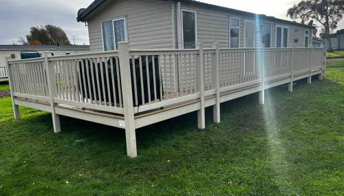 Lovely Serenity 1 and gorgeous Serenity 2 are 3 bedroom 2 bathroom caravans - Foto 2