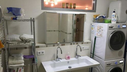 Bright by Trade Fair ICM 15 min direct to City Center 2-BedRoom full 2-BathRoom, free Parking, Balcony, Family and Business friendly - Foto 4