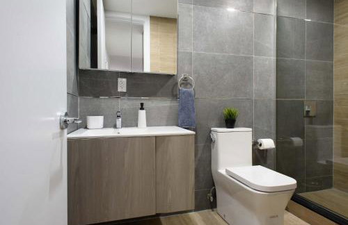1597-3 Studio Upper East Side Apt W&D in unit - Photo 37