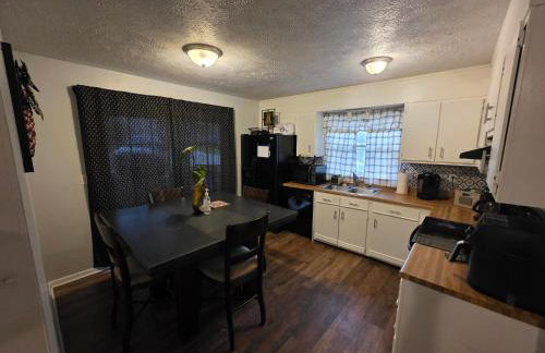 Sparkling Fresh Soldier's Pad 7 Mi to Fort Bragg - Photo 32