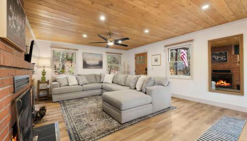 Luxury Mountain Escape Sleeps 25 - Sauna, Hot Tub, Fire Pits - 5 Star Amenities - Foto 3