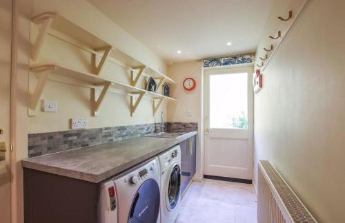 Stunning Cromer beach house with sea views - Photo 11