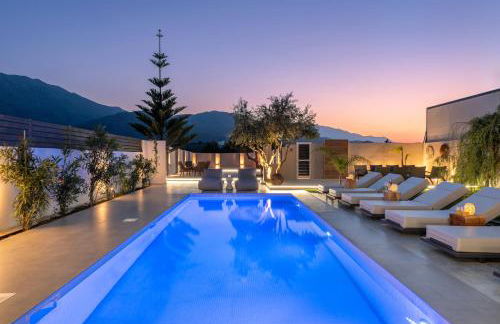 Hypnosis Beachside Villa with Private Heated Pool - Photo 16