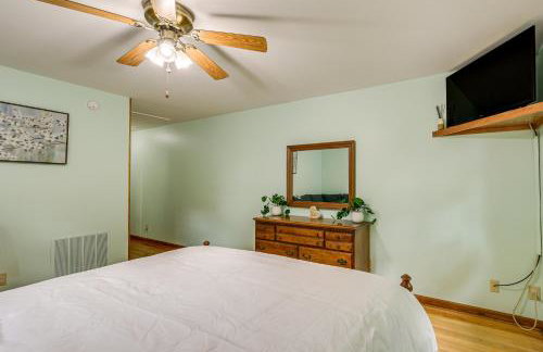 5 Mi to Lake Robinson: WFH-Friendly Home w/ Pool - Photo 14