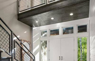 25-Bed, Amenity-Rich Estate in a Private Forest - Foto 10