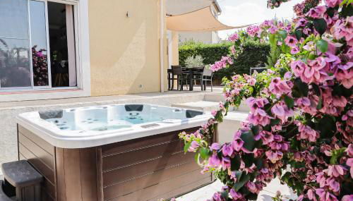 L'Escapade Jaune - Jacuzzi, Wi-Fi, tout équipée - Foto 4