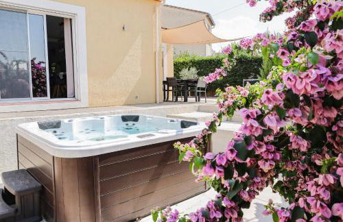 L'Escapade Jaune - Jacuzzi, Wi-Fi, tout équipée - Foto 4