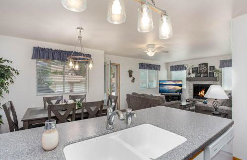 Walk to Downtown Leavenworth, Coaster, Festivities, Oktoberfest, Christmas Lights, Maifest - Foto 10