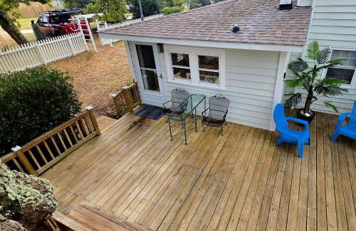 Historic Old Oak Cottage-Great water views! - Foto 4