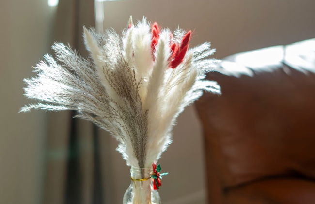 Luxurious Ontario Townhouse Ideal Family Retreat - Photo 12