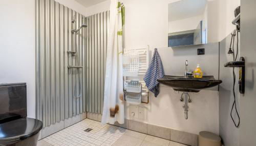 Kompaktes Studiozimmer mit Pantryküche und Fußbodenheizung in der Nähe der Messe Dusche und WC werden gemeinschaftlich genutzt - Foto 3, Shower