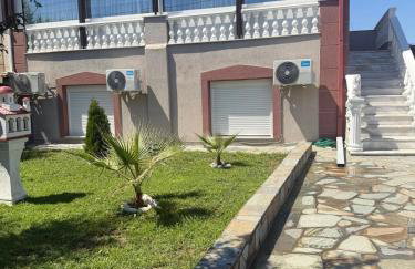 Nadya Holiday Home - Photo 1