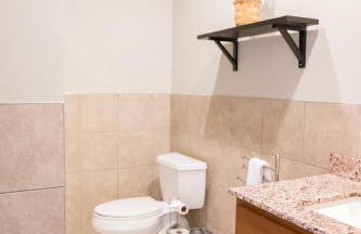 The Penthouse- Heart of OTR w/Rooftop Terrace - Foto 39