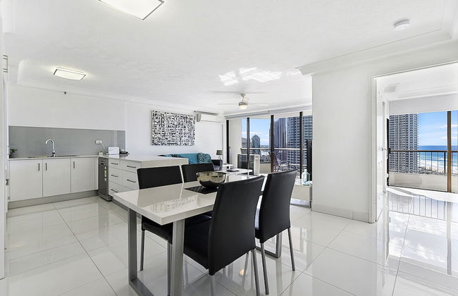 Surfers Century Oceanside Apartments - Foto 17