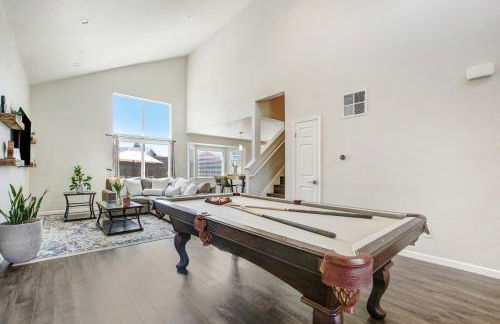 Game Night Meets Wine Country Elegance - Foto 29