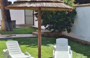 Moderno y amplio chalet, con piscina privada - Foto 58