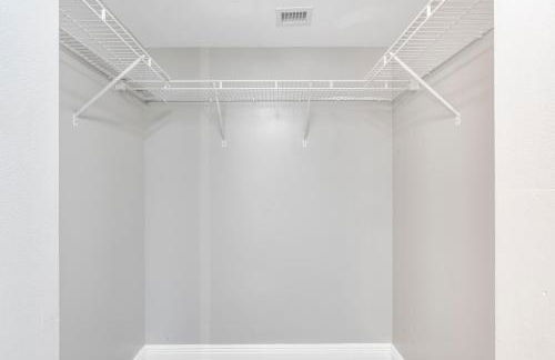 Luxurious 3BR Condo with Pool in Brickell - Foto 98