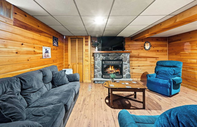 Deer Haven Cabin by Avantstay Waterfront Dock + Firepit - Foto 9