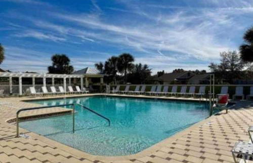 Large 3 bedroom with Pool and Golfcart - Foto 4