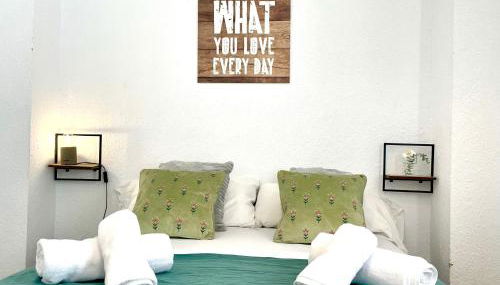 GATU Villa Cielo y Mar junto la playa, terraza , wifi y vista al mar ," Preferente mayores de 25 años y familias " - Foto 4