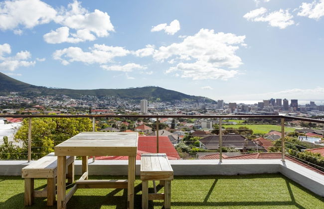 Modern, Chic Penthouse With Mountain, City Sea Views - Foto 23